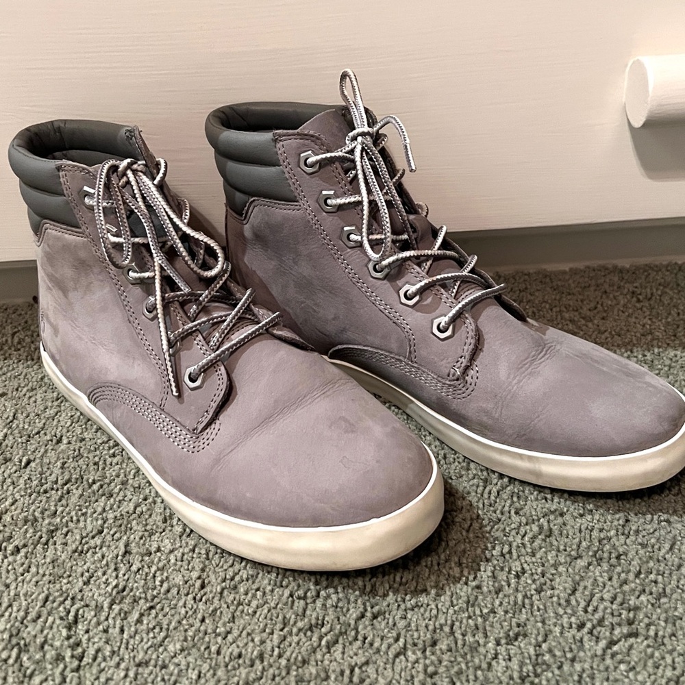 Timberland Women’s Grey Hightop Sneakers Size 8